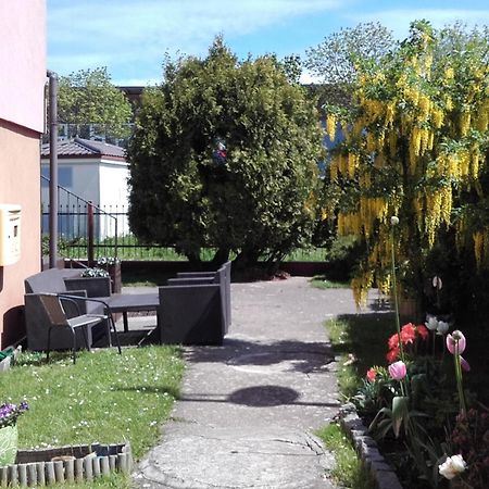 Pokoje Goscinne U Teresy Mrzeżyno Esterno foto