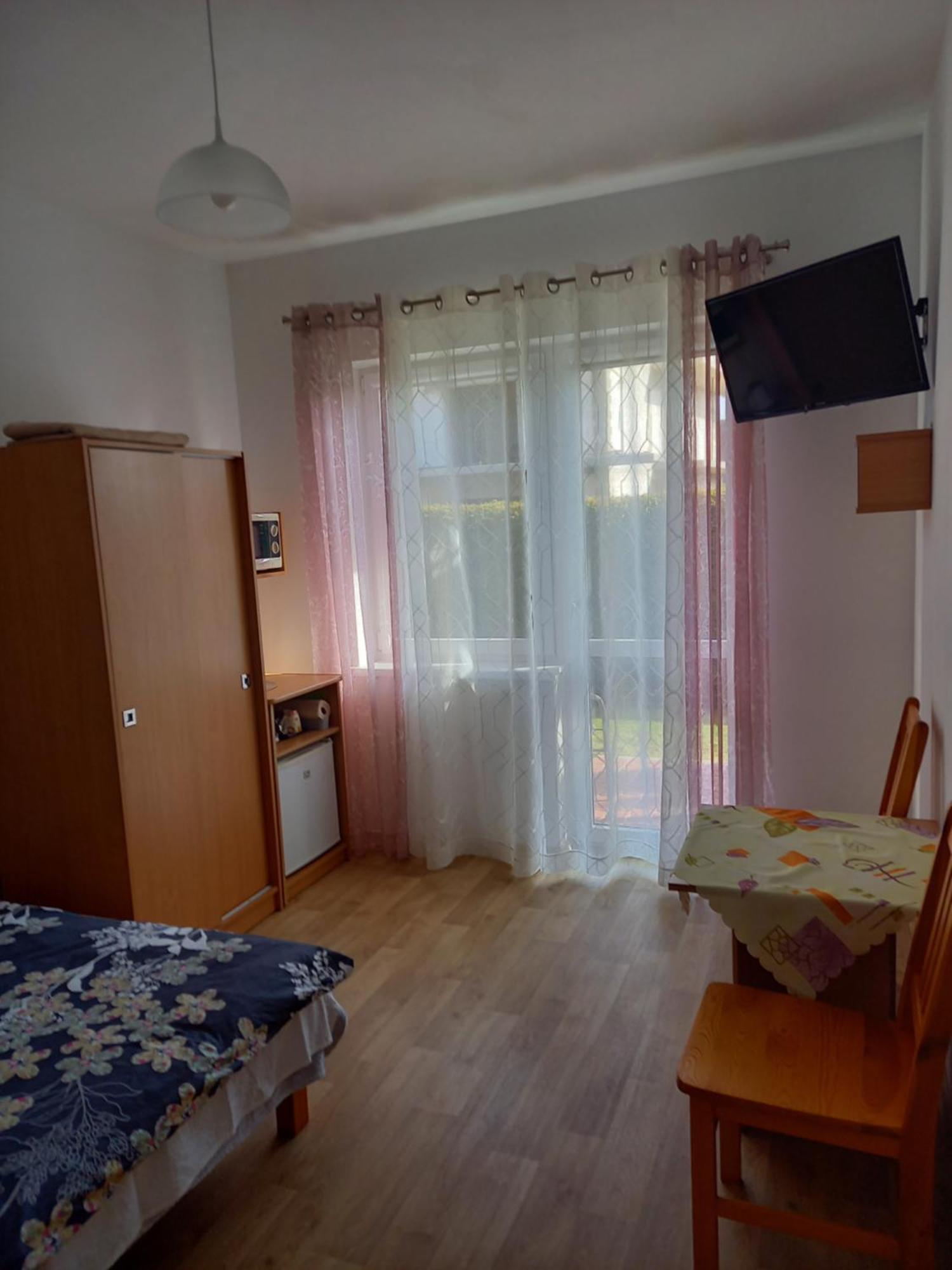 Pokoje Goscinne U Teresy Mrzeżyno Esterno foto