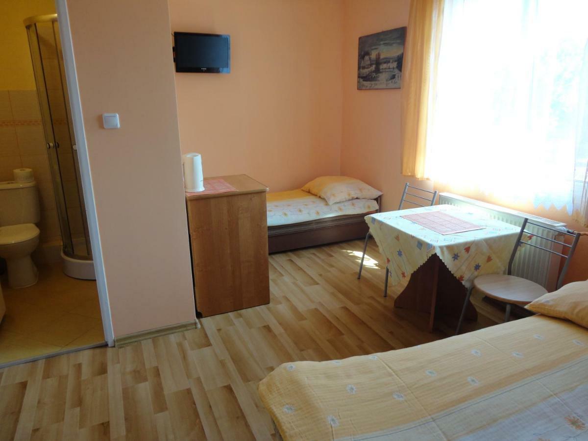 Pokoje Goscinne U Teresy Mrzeżyno Esterno foto